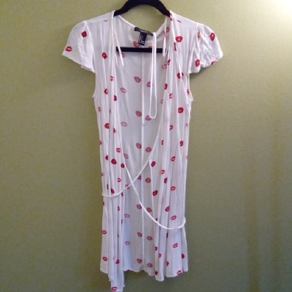 Womans S Forever 21 White Cardigan Wrap Around with Red Lips Lightweight Flowy